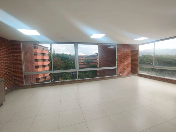 Oficina en arriendo en El Poblado, Medellín, 109 m² · foto 10 de 19