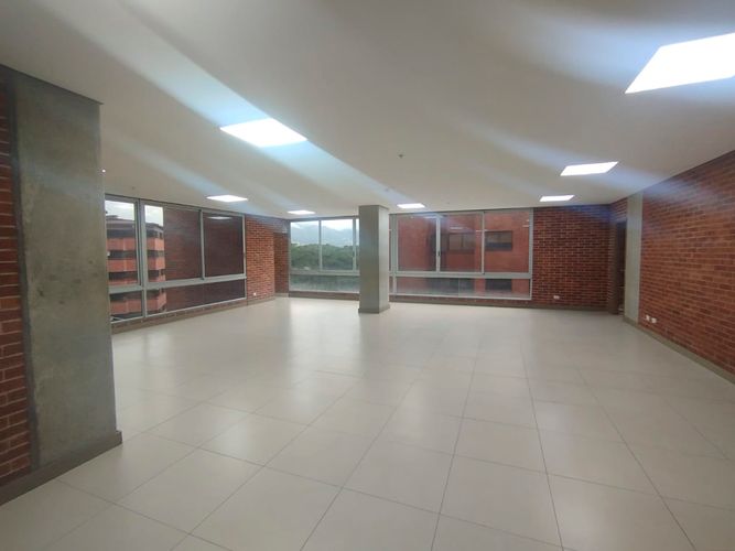 Oficina en arriendo en El Poblado, Medellín, 109 m² · foto 14 de 19