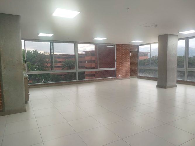 Oficina en arriendo en El Poblado, Medellín, 109 m² · foto 16 de 19