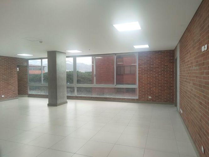 Oficina en arriendo en El Poblado, Medellín, 109 m² · foto 18 de 19