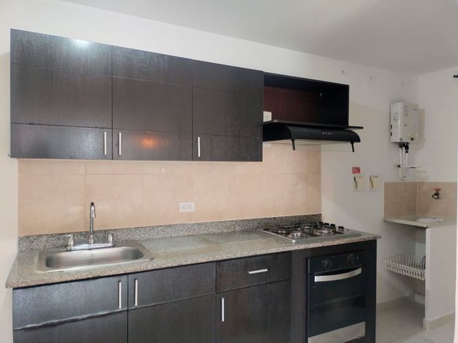 Apartamento de 3 alcobas en arriendo en El Poblado, Medellín, 90 m² · foto 2 de 20