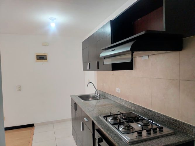 Apartamento de 3 alcobas en arriendo en El Poblado, Medellín, 90 m² · foto 3 de 20