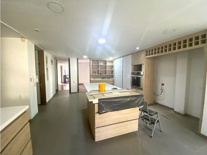 Casa de 3 alcobas en venta en Usaquen, Bogotá, 560 m² · foto 2 de 24