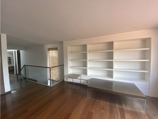 Casa de 3 alcobas en venta en Usaquen, Bogotá, 560 m² · foto 3 de 24