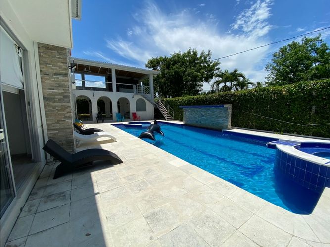 Casa de 6 alcobas en venta en Ricaurte, Ricaurte, 689 m² · foto 3 de 20