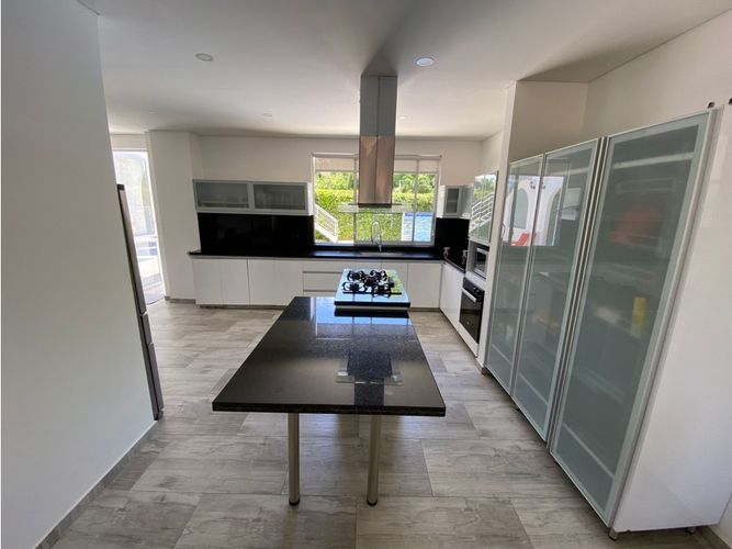 Casa de 6 alcobas en venta en Ricaurte, Ricaurte, 689 m² · foto 8 de 20
