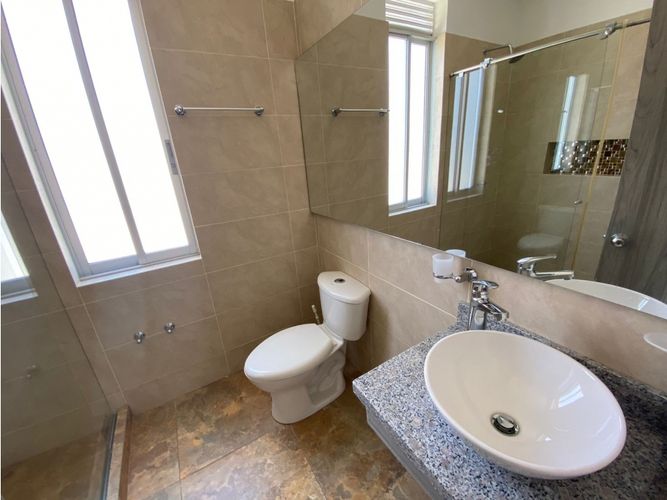 Casa de 6 alcobas en venta en Ricaurte, Ricaurte, 689 m² · foto 13 de 20