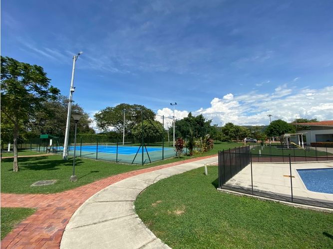 Casa de 6 alcobas en venta en Ricaurte, Ricaurte, 689 m² · foto 20 de 20