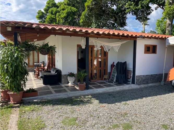 Finca en venta en Baraya, Armenia, 154 m² · foto 2 de 24