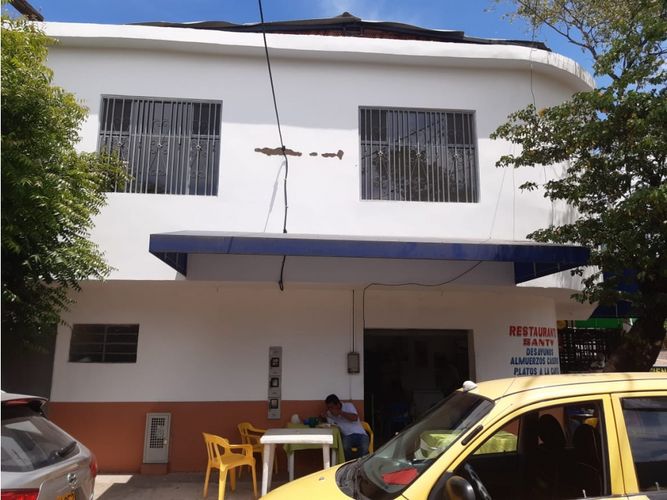 Casa de 4 alcobas en venta en San Antonio, Girardot, 184 m² · foto 2 de 15