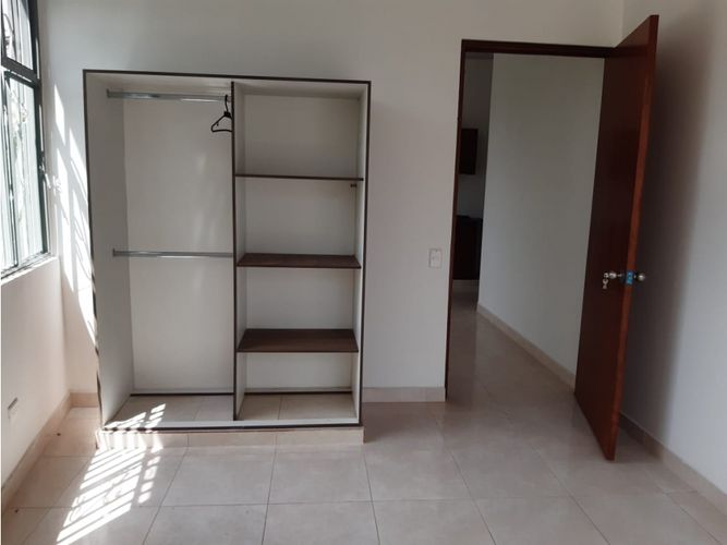 Casa de 4 alcobas en venta en San Antonio, Girardot, 184 m² · foto 6 de 15