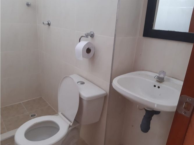Casa de 4 alcobas en venta en San Antonio, Girardot, 184 m² · foto 10 de 15