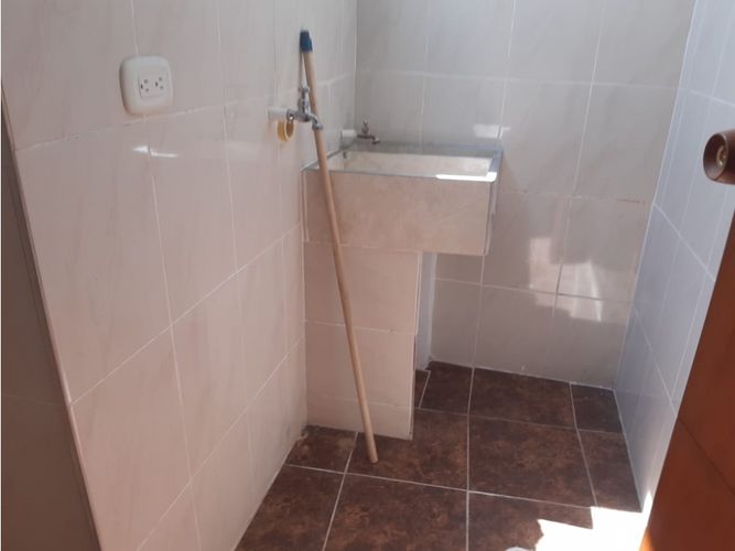 Casa de 4 alcobas en venta en San Antonio, Girardot, 184 m² · foto 14 de 15
