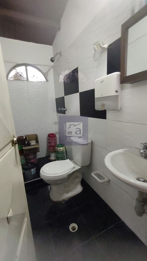 Bodega en venta en Alarcon, Bucaramanga, 400 m² · foto 2 de 12