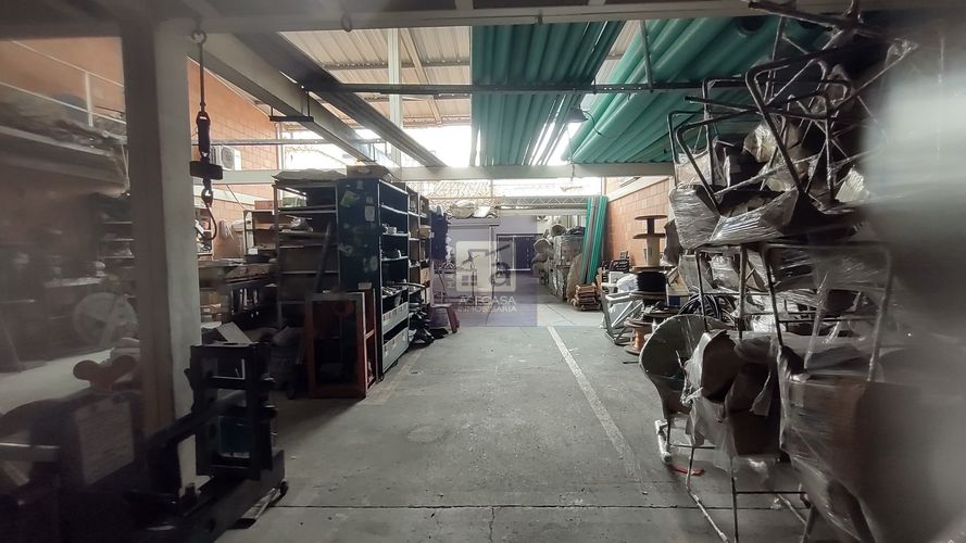 Bodega en venta en Alarcon, Bucaramanga, 400 m² · foto 11 de 12