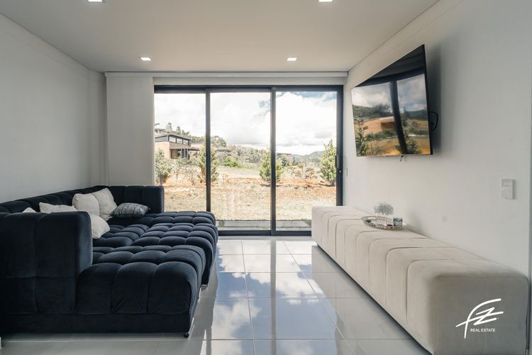 Casa de 5 alcobas en venta en Pantanillo, La Ceja, 361 m² · foto 8 de 21