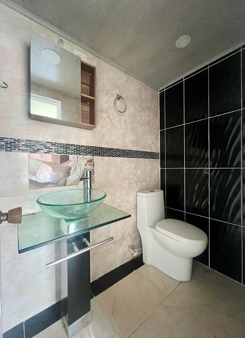 Oficina en arriendo en La Castellana, Medellín, 70 m² · foto 4 de 5
