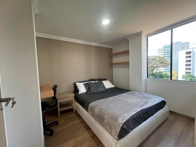Apartamento de 3 alcobas en arriendo en El Poblado, Medellín, 110 m² · foto 8 de 14
