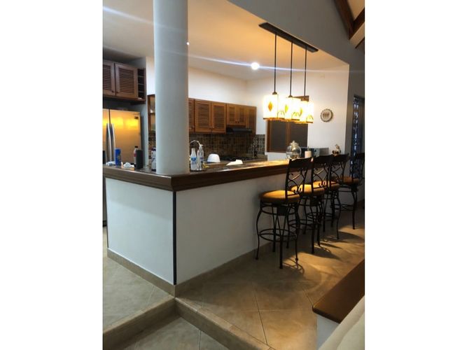Casa de 3 alcobas en venta en Girardot, Girardot, 247 m² · foto 12 de 24