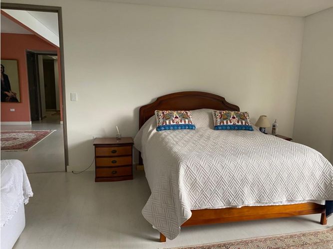 Casa de 3 alcobas en venta en El Caimo, Armenia, 260 m² · foto 3 de 10
