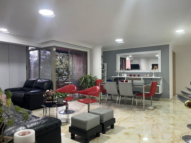 Apartamento de 3 alcobas en venta en El Poblado, Medellín, 144 m² · foto 3 de 19
