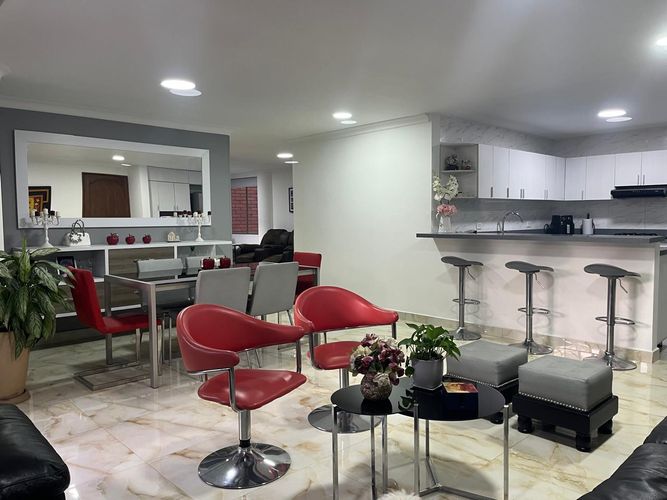 Apartamento de 3 alcobas en venta en El Poblado, Medellín, 144 m² · foto 4 de 19