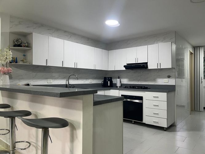 Apartamento de 3 alcobas en venta en El Poblado, Medellín, 144 m² · foto 6 de 19