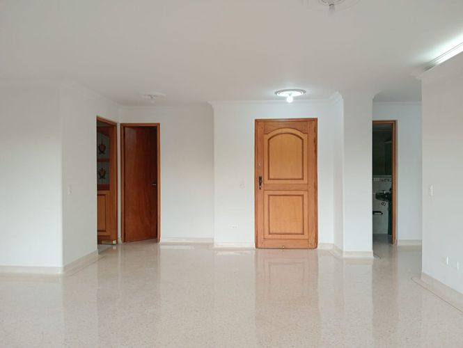 Apartamento de 4 alcobas en venta en Conquistadores, Medellín, 165 m² · foto 2 de 20