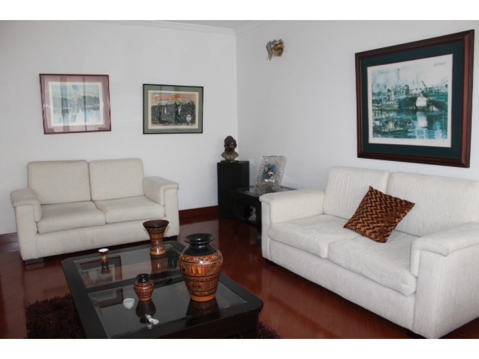 Casa en venta en Niza, Bogotá · foto 3 de 24