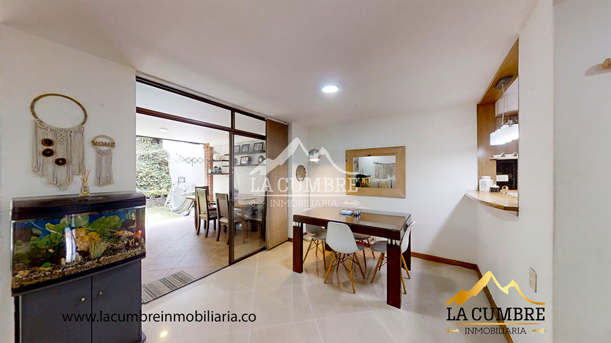 Casa de 4 alcobas en venta en El Tesoro, Medellín, 216 m² · foto 4 de 21