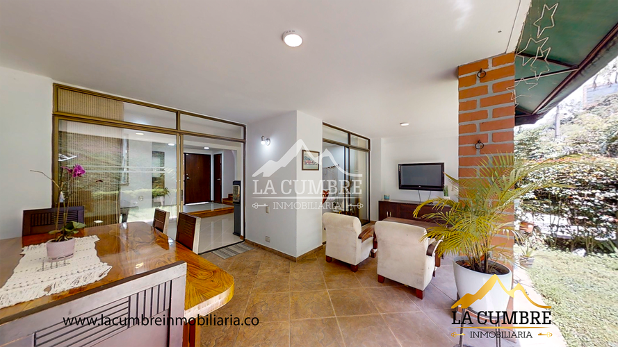 Casa de 4 alcobas en venta en El Tesoro, Medellín, 216 m² · foto 9 de 21