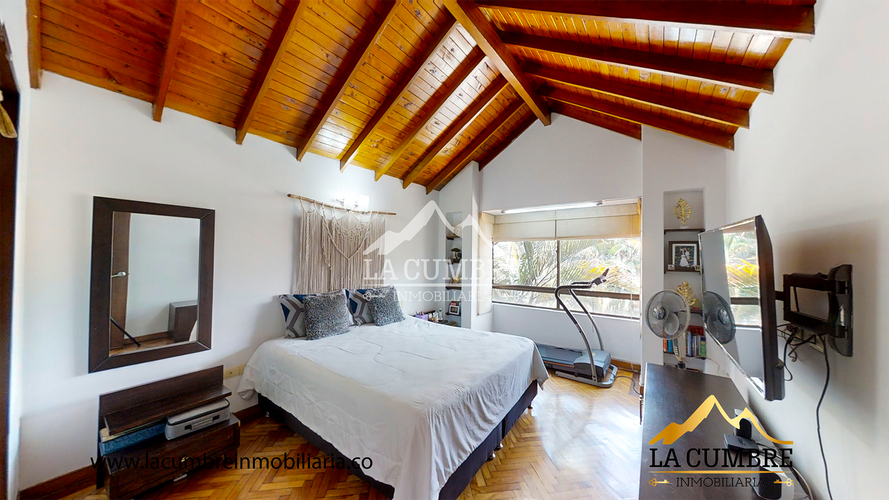 Casa de 4 alcobas en venta en El Tesoro, Medellín, 216 m² · foto 15 de 21
