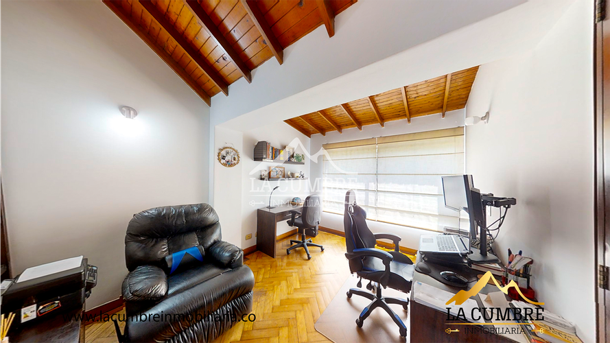 Casa de 4 alcobas en venta en El Tesoro, Medellín, 216 m² · foto 20 de 21