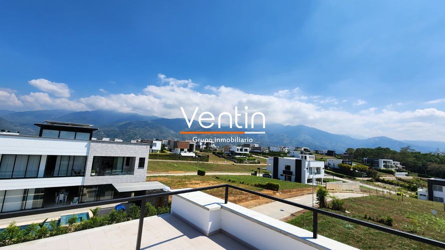 Casa de 4 alcobas en venta en Conjunto Residencial Punta Ruitoque, Floridablanca, 259 m² · foto 2 de 24