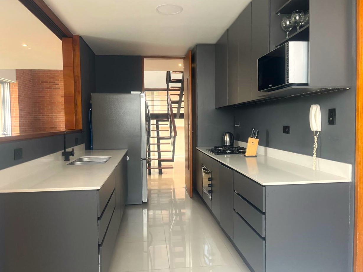 Apartamento en arriendo en El Poblado, Medellín · foto 7 de 19