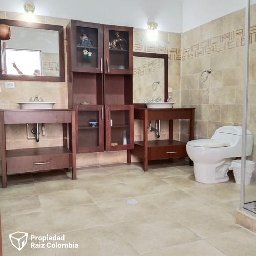 Casa de 6 alcobas en venta en Belen, Ibagué, 392 m² · foto 10 de 24