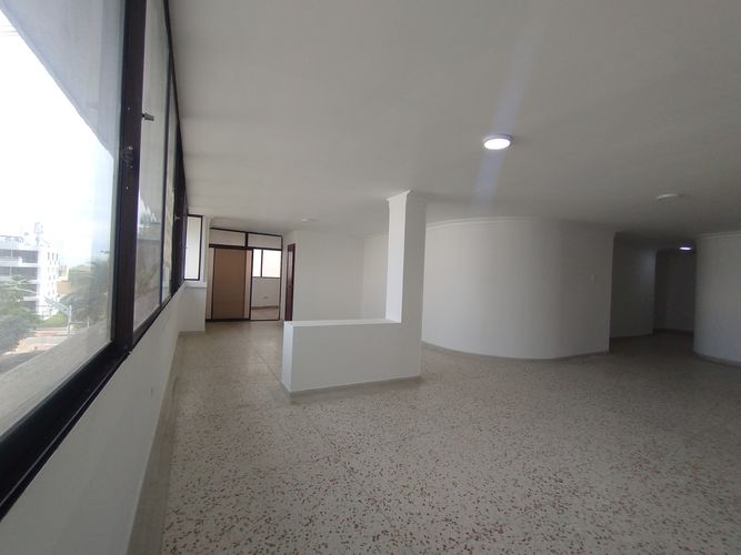 Apartamento de 4 alcobas en venta en El Castillo, Barranquilla, 195 m² · foto 4 de 23