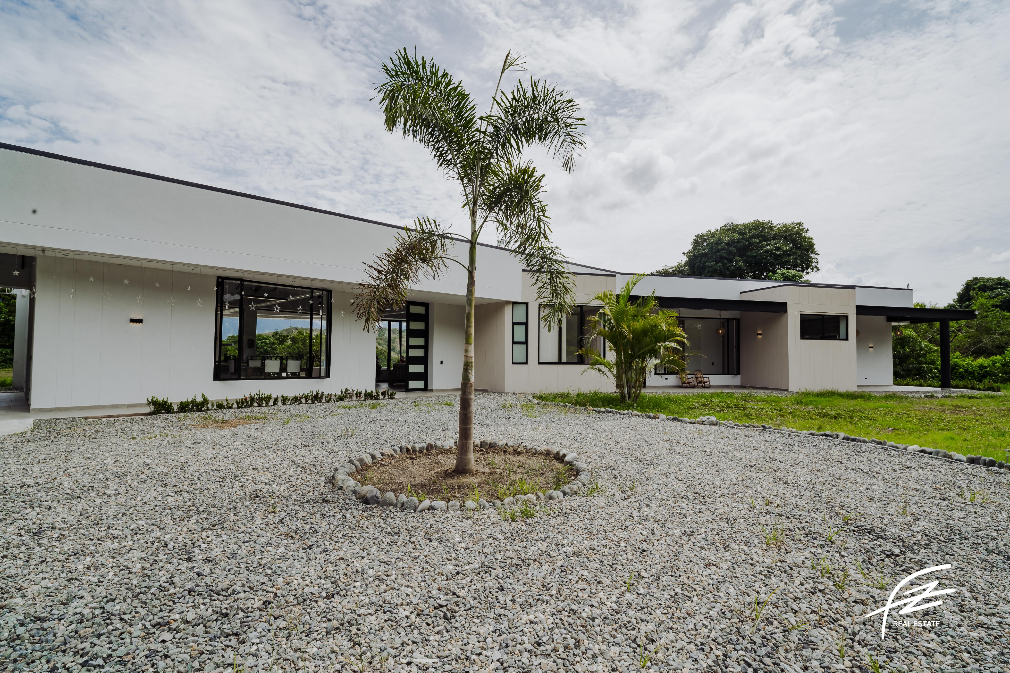 4BR Country House in El espinal (620 m²) for Sale