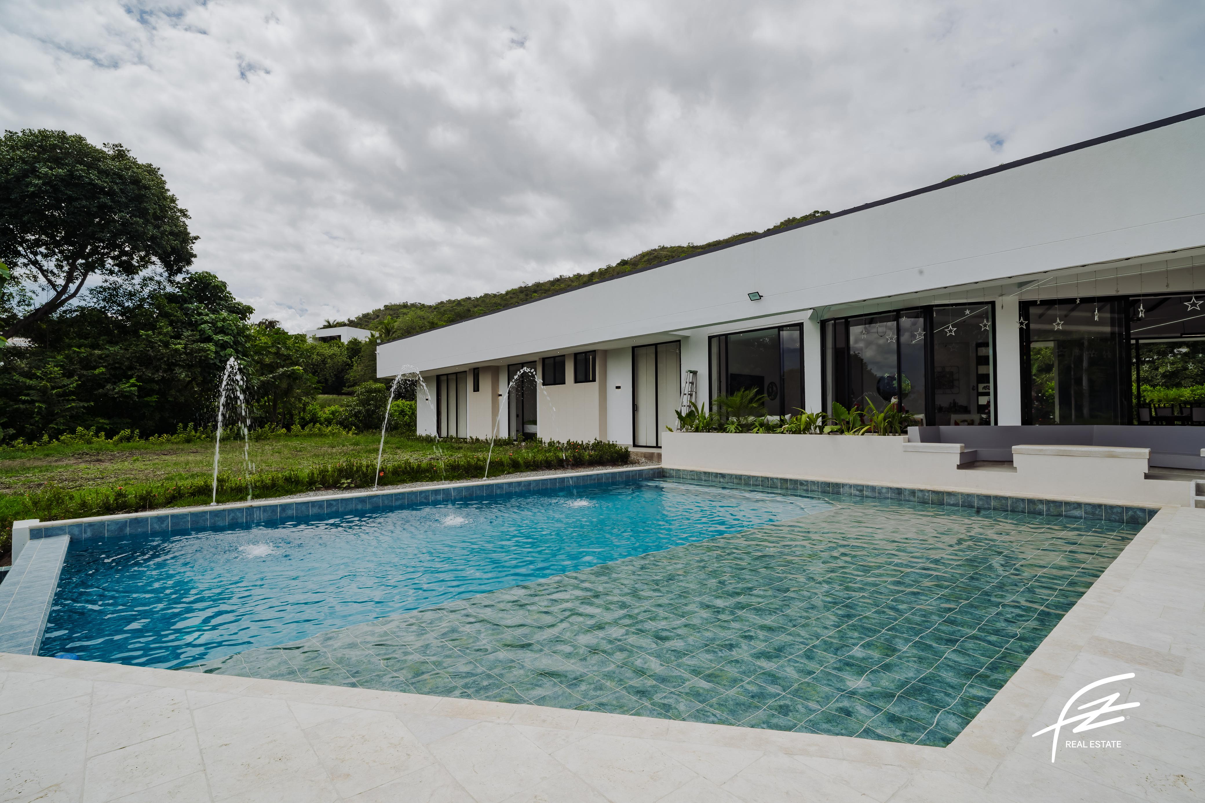 4BR Country House in El espinal (620 m²) for Sale - 2