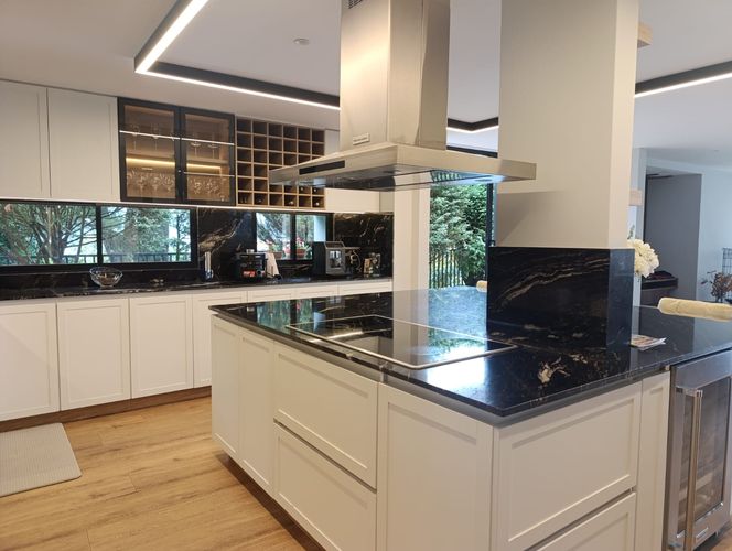 Casa de 4 alcobas en venta en El Poblado, Medellín, 458 m² · foto 2 de 20