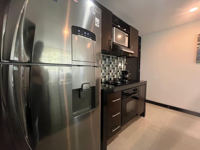 Apartamento de 2 alcobas en venta en El Poblado, Medellín, 74 m² · foto 6 de 13