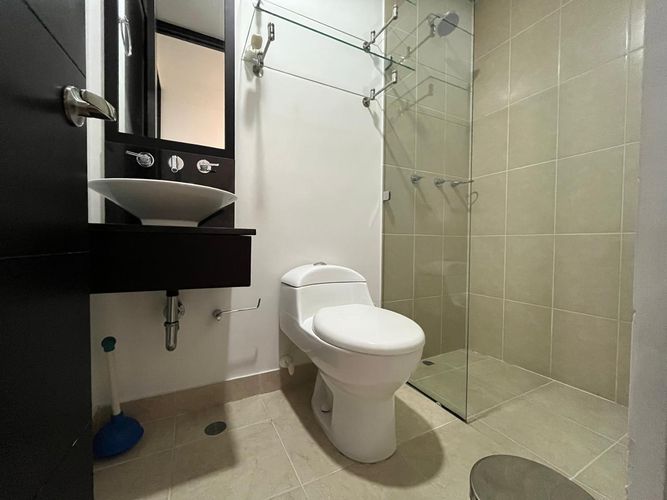 Apartamento de 2 alcobas en venta en El Poblado, Medellín, 74 m² · foto 12 de 13