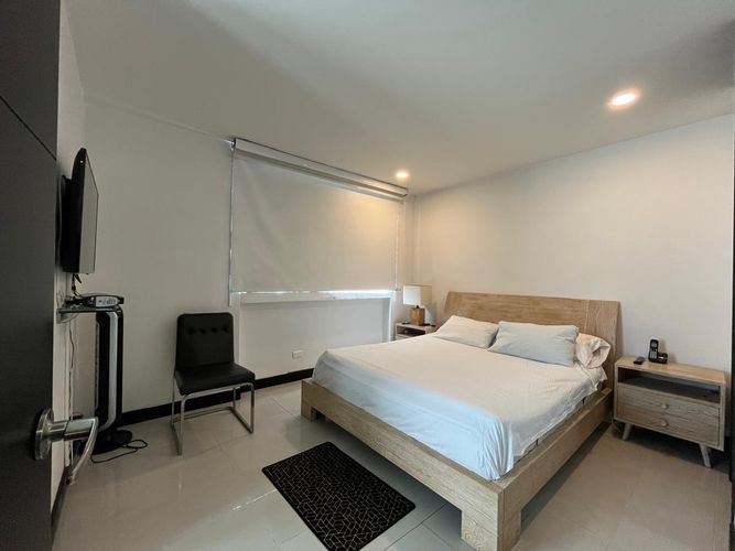 Apartamento de 2 alcobas en venta en El Poblado, Medellín, 74 m² · foto 9 de 13