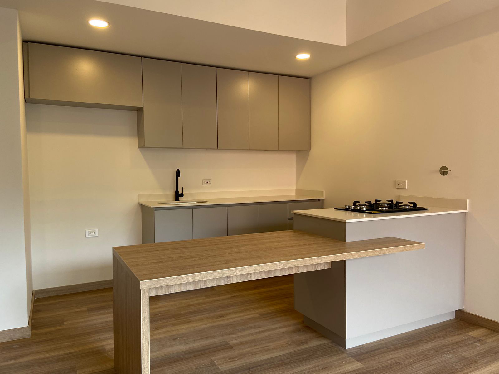 Apartamento en venta en Loma Del Barro, Envigado · foto 4 de 13