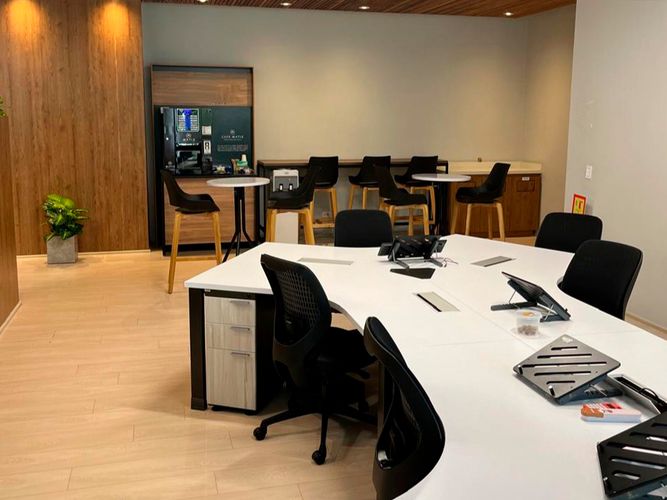 Local en arriendo en El Poblado, Medellín, 254 m² · foto 4 de 14