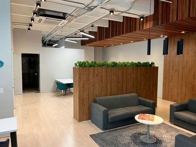 Local en arriendo en El Poblado, Medellín, 254 m² · foto 2 de 14