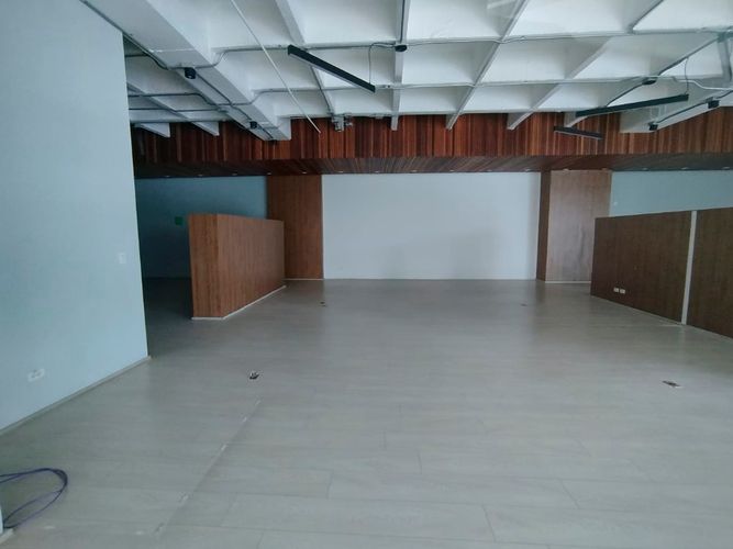 Local en arriendo en El Poblado, Medellín, 254 m² · foto 10 de 14
