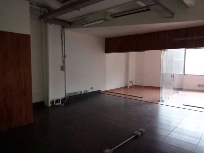 Bodega en arriendo en Santa Cruz, Envigado, 404 m² · foto 14 de 19