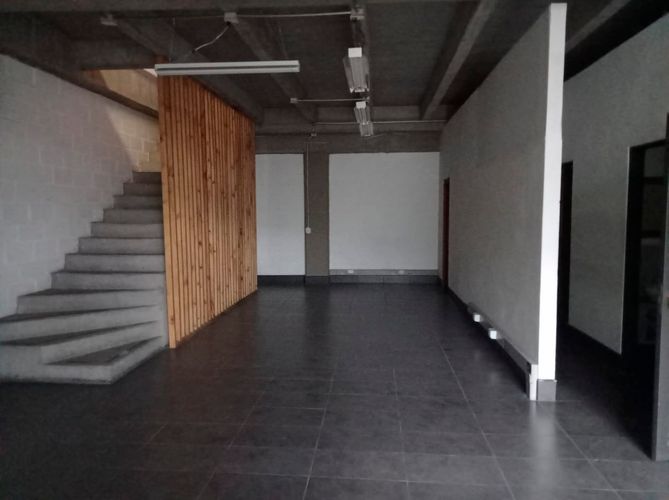 Bodega en arriendo en Santa Cruz, Envigado, 404 m² · foto 9 de 19