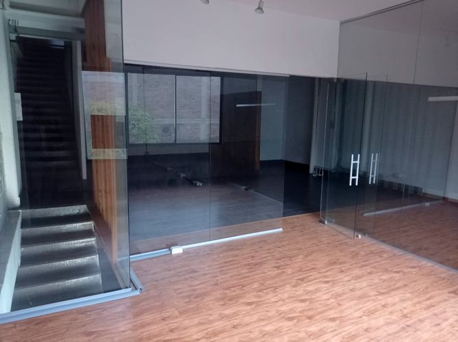 Bodega en arriendo en Santa Cruz, Envigado, 404 m² · foto 15 de 19